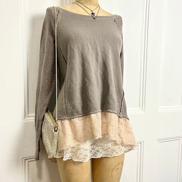 Deletta Bohochic warm grey sweater pullover with peach sheer polka dot frill - Picture 2 of 7